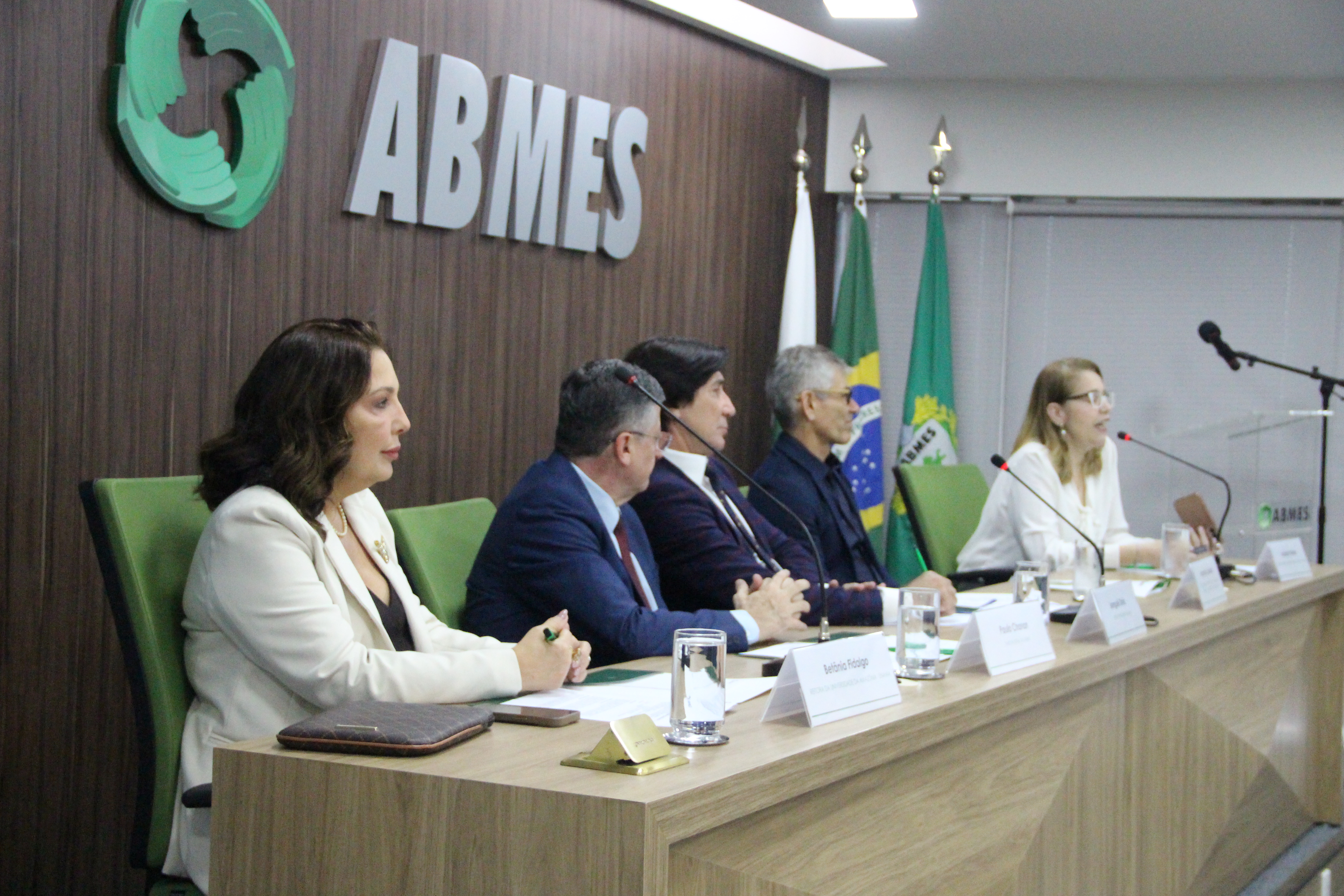 Modelos de Gestão para Retenção, Captação e Equipe Executiva