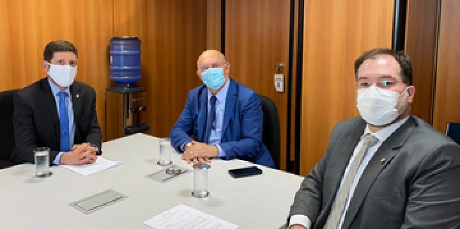 Diretor presidente da ABMES, Celso Niskier (esq.), se reúne com ministro Milton Ribeiro e secretário da Seres, Danilo Dupas
