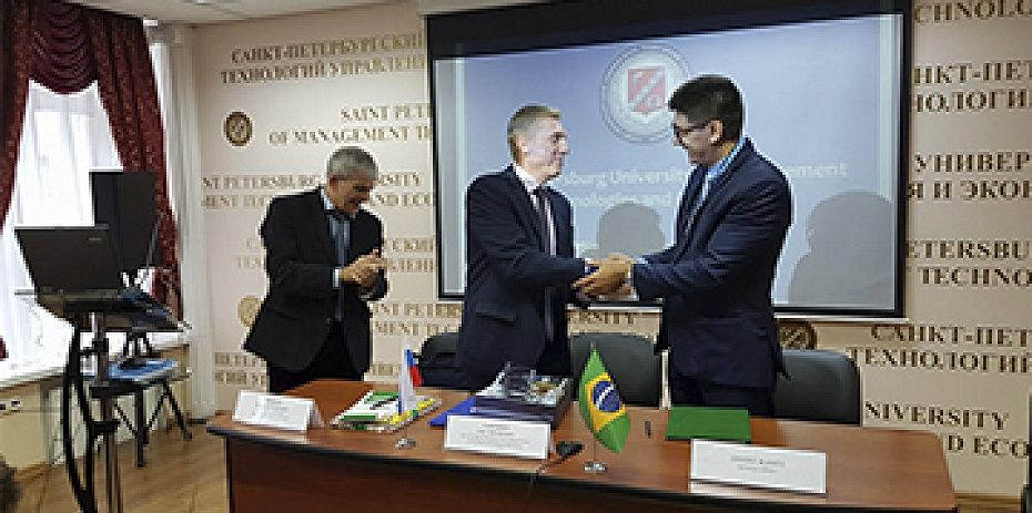 Em São Petersburgo, UMTE assina convênio com a ABMES
