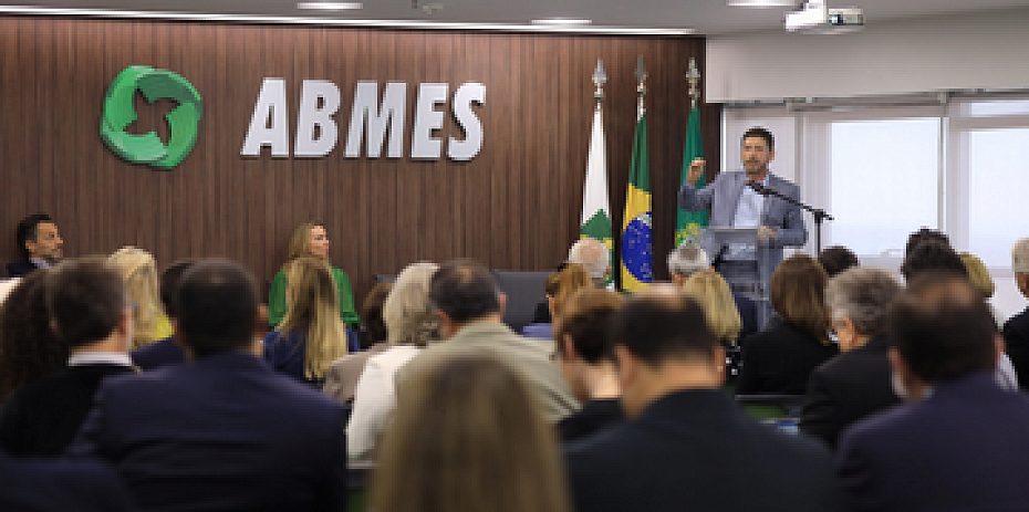 ABMES comemora 40 anos com cerimônia que discute o futuro da educação superior