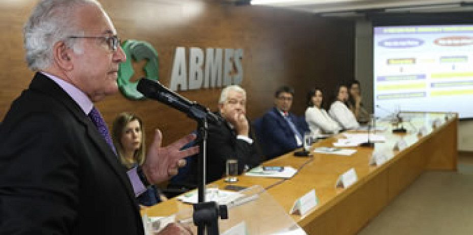 Criação de uma política nacional do ensino superior está entre as metas do MEC até 2018