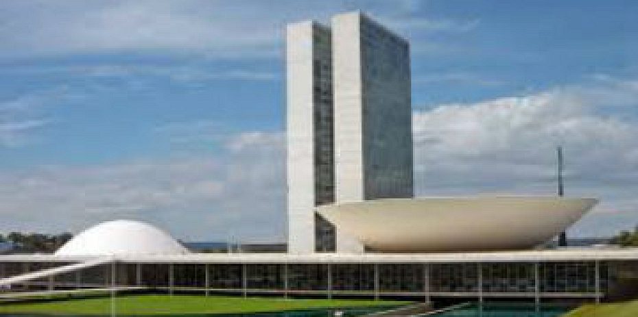 Prazo para renovação de contratos do Fies encerra nesta segunda-feira, 30