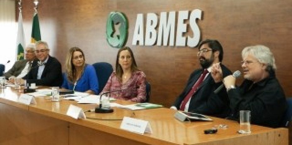 Portaria que regulamenta a avaliação dos cursos de Direito é alvo de crítica de especialistas