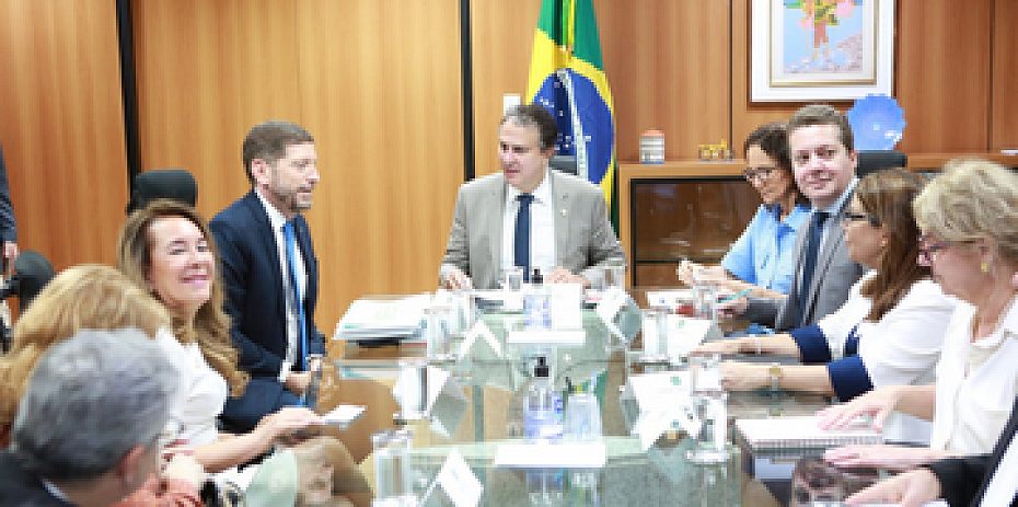 Representantes do setor educacional particular são recebidos pelo Ministro da Educação