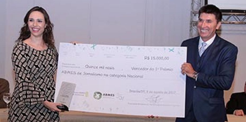 Janguiê Diniz  com a jornalista Luciana Osório. — Edgar Marra Silveira/ABMES