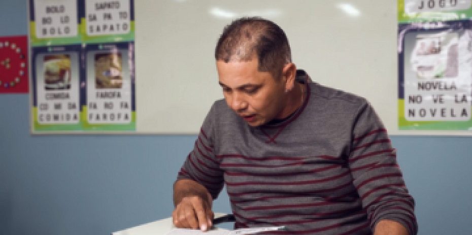 #AssociadoEmDestaque: Yduqs oferece programa gratuito de alfabetização para jovens e adultos